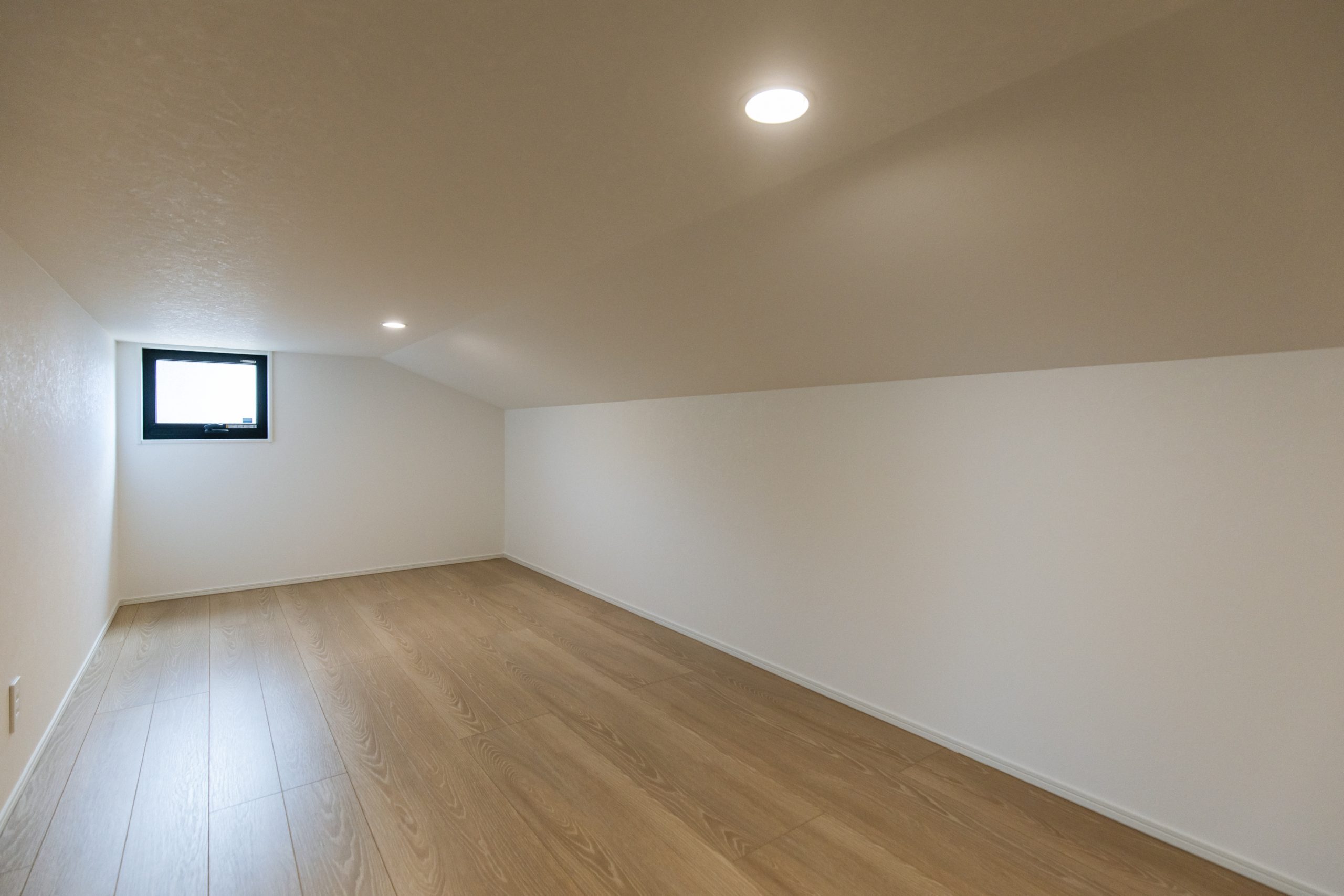 松山市桑原 「平屋派のための2階建て」3LDKモデルハウス