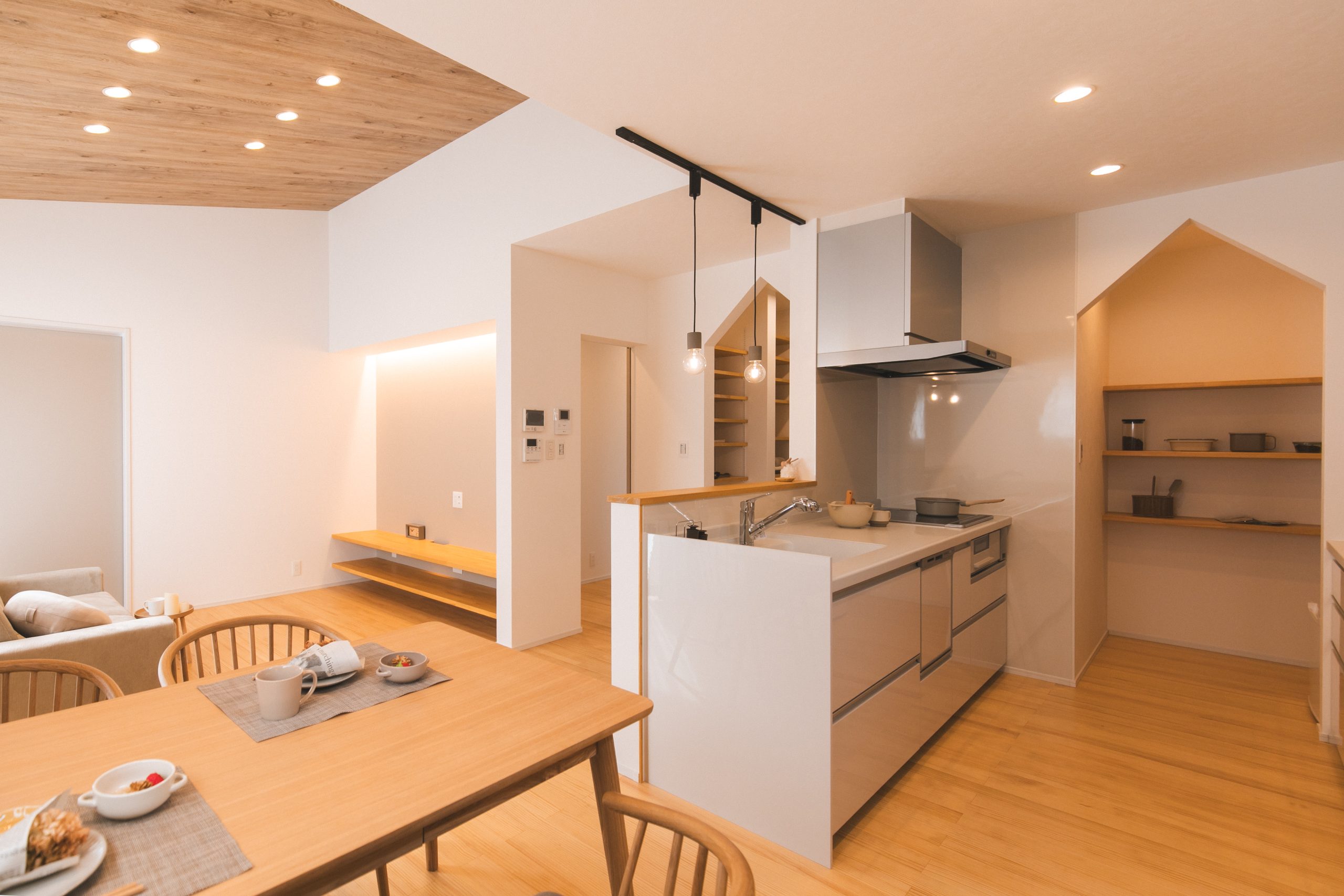 松山市南斎院町 「1.5階建て」3LDKモデルハウス